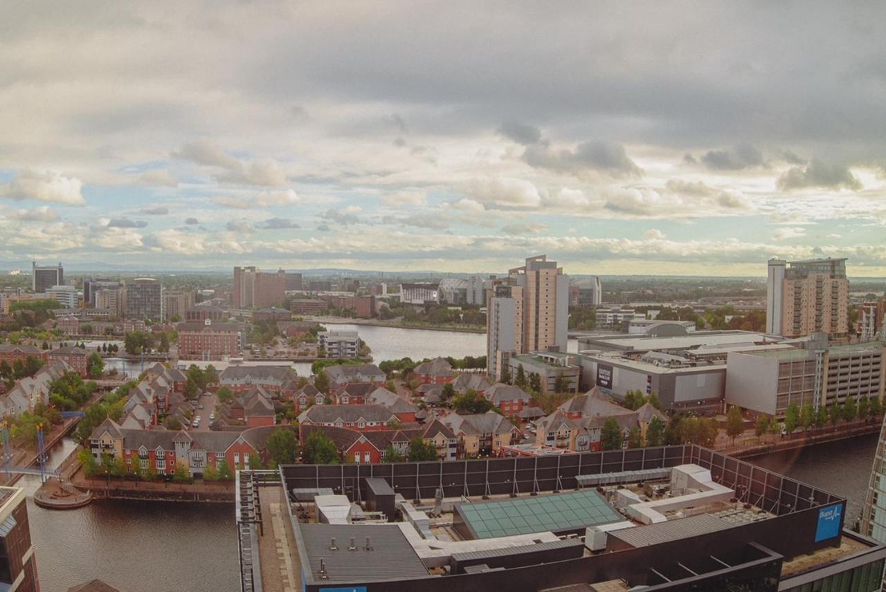 Hallsphere - Stunning Apartment Salford Quays Manchester Exterior foto