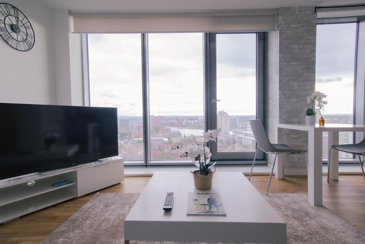 Hallsphere - Stunning Apartment Salford Quays Manchester Exterior foto